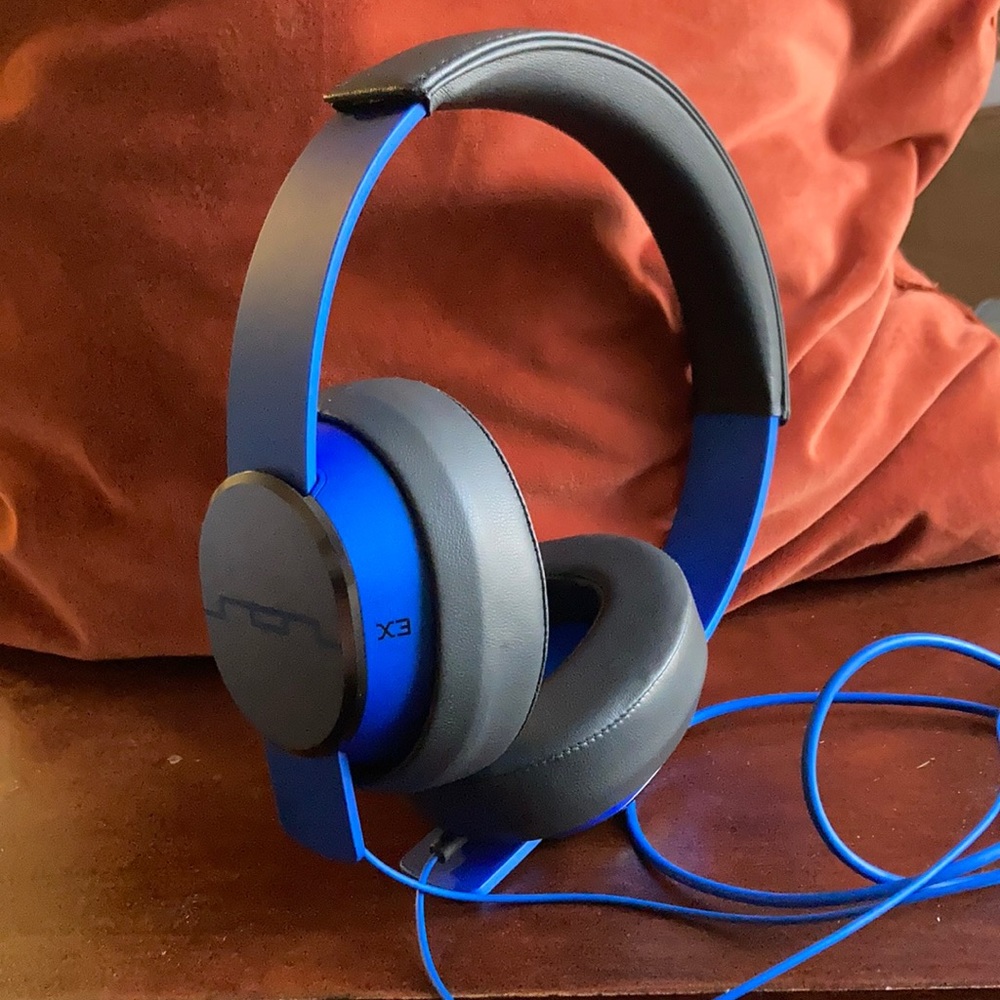 Sol Republic Tracks Over-Ear Headphones